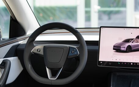 Tesla Model Y I, 2025 год, 9 500 000 рублей, 18 фотография