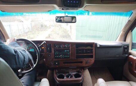 GMC Savana I, 2010 год, 2 800 000 рублей, 8 фотография