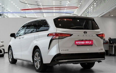 Toyota Sienna, 2024 год, 9 590 000 рублей, 3 фотография