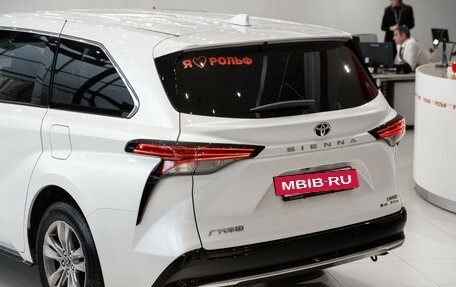 Toyota Sienna, 2024 год, 9 590 000 рублей, 34 фотография