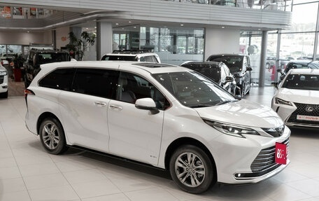 Toyota Sienna, 2024 год, 9 590 000 рублей, 38 фотография