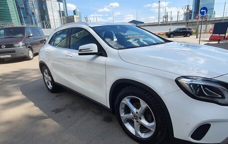Mercedes-Benz GLA, 2019 год, 2 400 000 рублей, 2 фотография