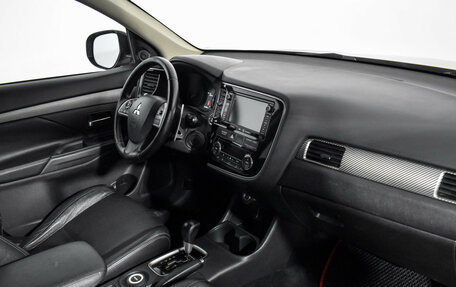 Mitsubishi Outlander III рестайлинг 3, 2012 год, 1 200 000 рублей, 11 фотография
