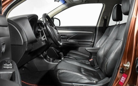 Mitsubishi Outlander III рестайлинг 3, 2012 год, 1 200 000 рублей, 10 фотография