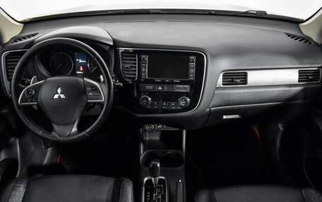 Mitsubishi Outlander III рестайлинг 3, 2012 год, 1 200 000 рублей, 12 фотография