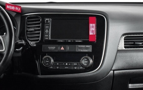 Mitsubishi Outlander III рестайлинг 3, 2012 год, 1 200 000 рублей, 14 фотография