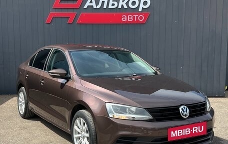 Volkswagen Jetta VI, 2015 год, 1 349 000 рублей, 2 фотография