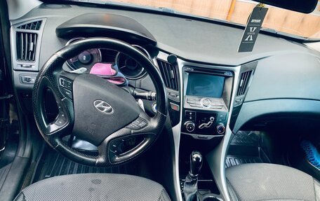 Hyundai Sonata VI, 2010 год, 870 000 рублей, 3 фотография