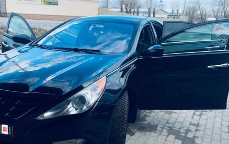 Hyundai Sonata VI, 2010 год, 870 000 рублей, 5 фотография