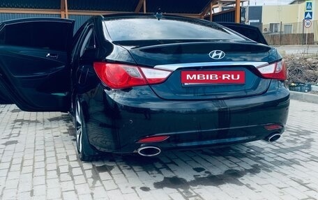Hyundai Sonata VI, 2010 год, 870 000 рублей, 7 фотография