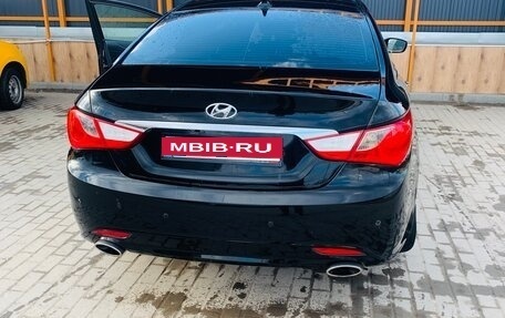 Hyundai Sonata VI, 2010 год, 870 000 рублей, 13 фотография
