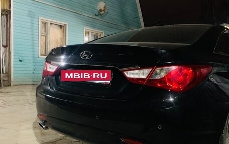 Hyundai Sonata VI, 2010 год, 870 000 рублей, 21 фотография