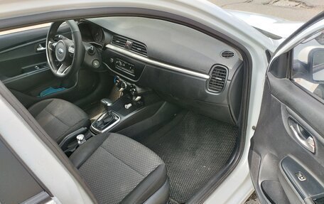 KIA Rio IV, 2018 год, 1 090 000 рублей, 7 фотография
