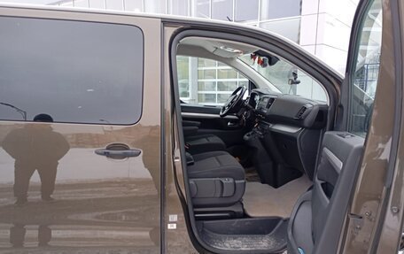 Peugeot Traveller I, 2018 год, 2 800 000 рублей, 10 фотография