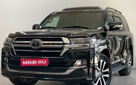 Toyota Land Cruiser 200, 2019 год, 8 200 000 рублей, 1 фотография