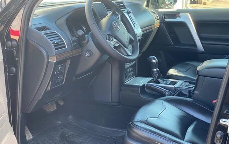 Toyota Land Cruiser Prado 150 рестайлинг 2, 2019 год, 4 620 000 рублей, 6 фотография