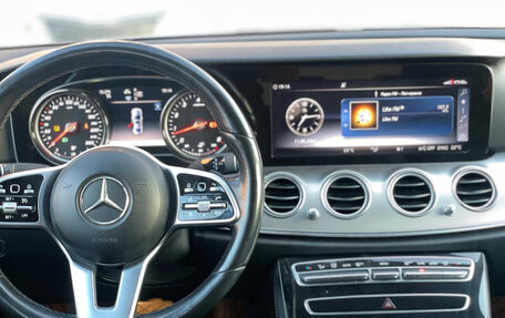 Mercedes-Benz E-Класс, 2018 год, 1 750 000 рублей, 10 фотография