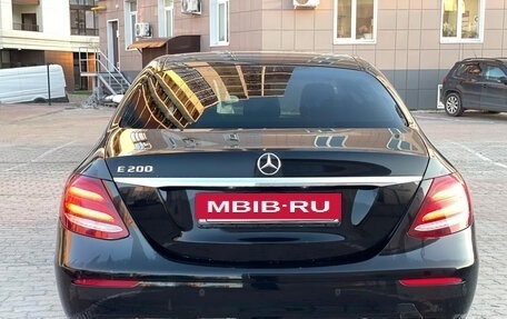 Mercedes-Benz E-Класс, 2018 год, 1 750 000 рублей, 5 фотография