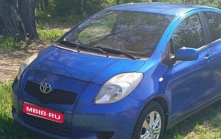 Toyota Yaris III рестайлинг, 2006 год, 460 000 рублей, 2 фотография