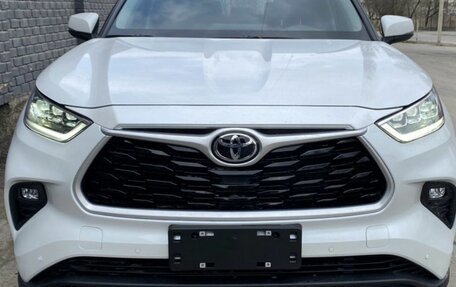 Toyota Highlander, 2025 год, 6 390 000 рублей, 2 фотография