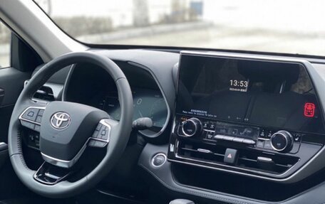 Toyota Highlander, 2025 год, 6 390 000 рублей, 7 фотография