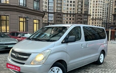 Hyundai Grand Starex Grand Starex I рестайлинг 2, 2008 год, 1 195 000 рублей, 2 фотография