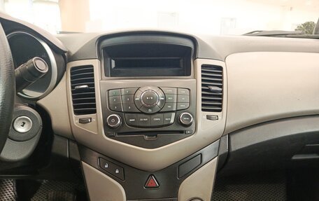Chevrolet Cruze II, 2011 год, 451 000 рублей, 19 фотография