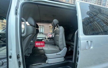 Hyundai Grand Starex Grand Starex I рестайлинг 2, 2008 год, 1 195 000 рублей, 17 фотография