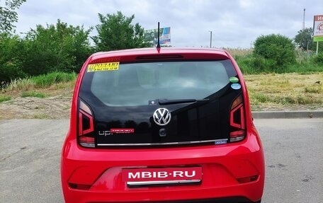 Volkswagen up! I рестайлинг, 2018 год, 1 150 000 рублей, 3 фотография