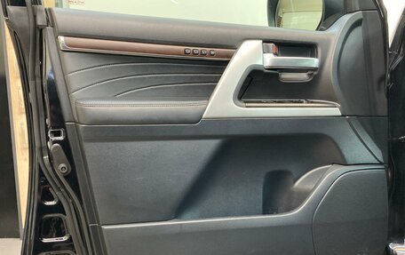 Toyota Land Cruiser 200, 2019 год, 8 200 000 рублей, 17 фотография