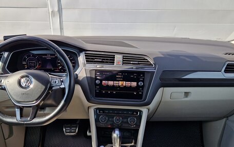 Volkswagen Tiguan II, 2018 год, 2 497 000 рублей, 10 фотография