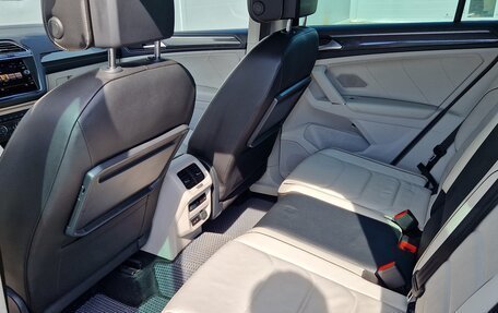 Volkswagen Tiguan II, 2018 год, 2 497 000 рублей, 11 фотография