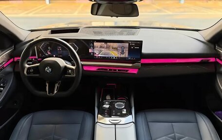 BMW 5 серия, 2025 год, 7 920 000 рублей, 7 фотография