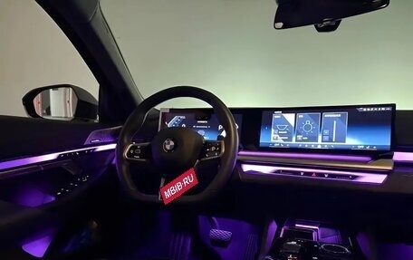 BMW 5 серия, 2025 год, 7 920 000 рублей, 20 фотография