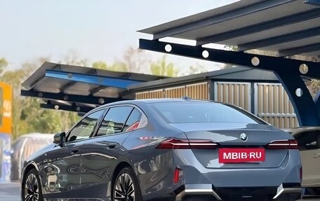 BMW 5 серия, 2025 год, 7 920 000 рублей, 4 фотография