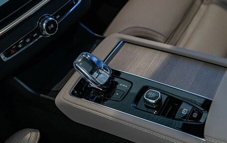 Volvo XC90 II рестайлинг, 2025 год, 12 300 000 рублей, 17 фотография