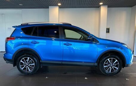 Toyota RAV4, 2015 год, 2 340 000 рублей, 2 фотография
