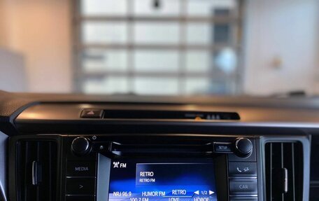 Toyota RAV4, 2015 год, 2 340 000 рублей, 14 фотография