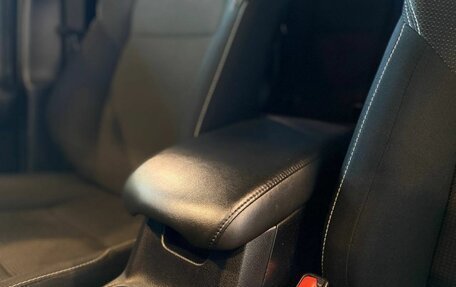 Toyota RAV4, 2015 год, 2 340 000 рублей, 33 фотография