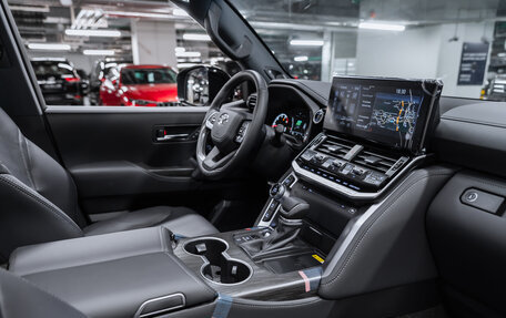 Toyota Land Cruiser, 2024 год, 12 600 000 рублей, 10 фотография