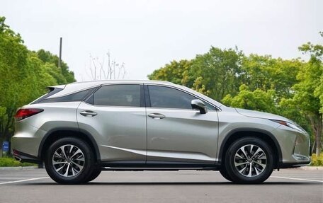 Lexus RX IV рестайлинг, 2021 год, 4 400 000 рублей, 2 фотография