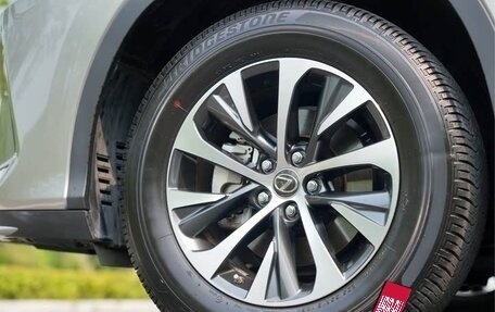 Lexus RX IV рестайлинг, 2021 год, 4 400 000 рублей, 8 фотография
