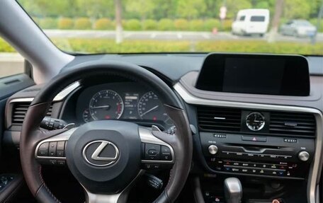 Lexus RX IV рестайлинг, 2021 год, 4 400 000 рублей, 10 фотография