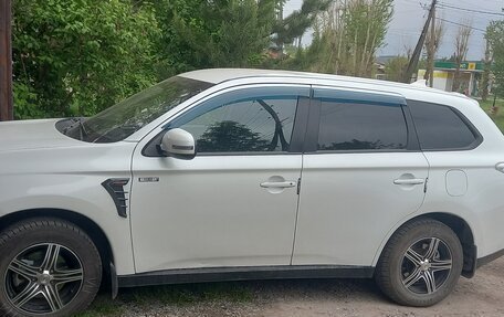 Mitsubishi Outlander III рестайлинг 3, 2014 год, 1 640 000 рублей, 1 фотография