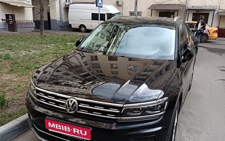 Volkswagen Tiguan II, 2017 год, 2 500 000 рублей, 1 фотография