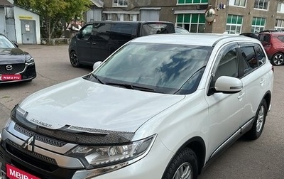 Mitsubishi Outlander III рестайлинг 3, 2018 год, 2 000 000 рублей, 1 фотография