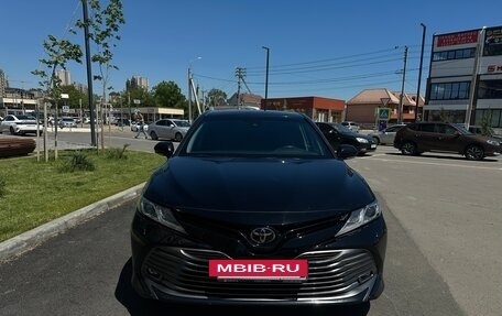 Toyota Camry, 2019 год, 2 600 000 рублей, 2 фотография