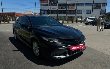 Toyota Camry, 2019 год, 2 600 000 рублей, 3 фотография