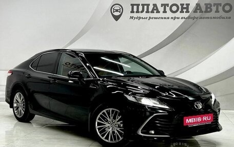 Toyota Camry, 2021 год, 2 800 000 рублей, 3 фотография