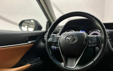 Toyota Camry, 2021 год, 2 800 000 рублей, 19 фотография